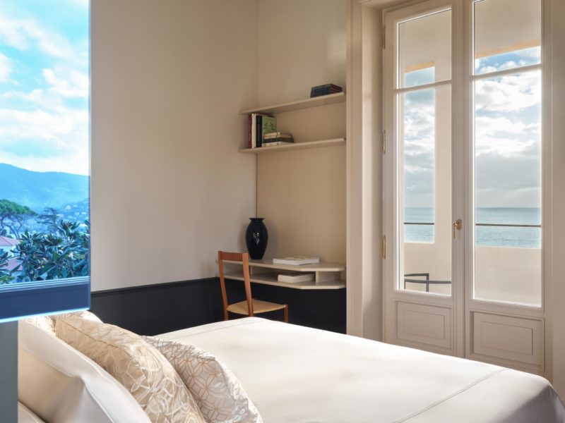 33. Camera M _ Room M