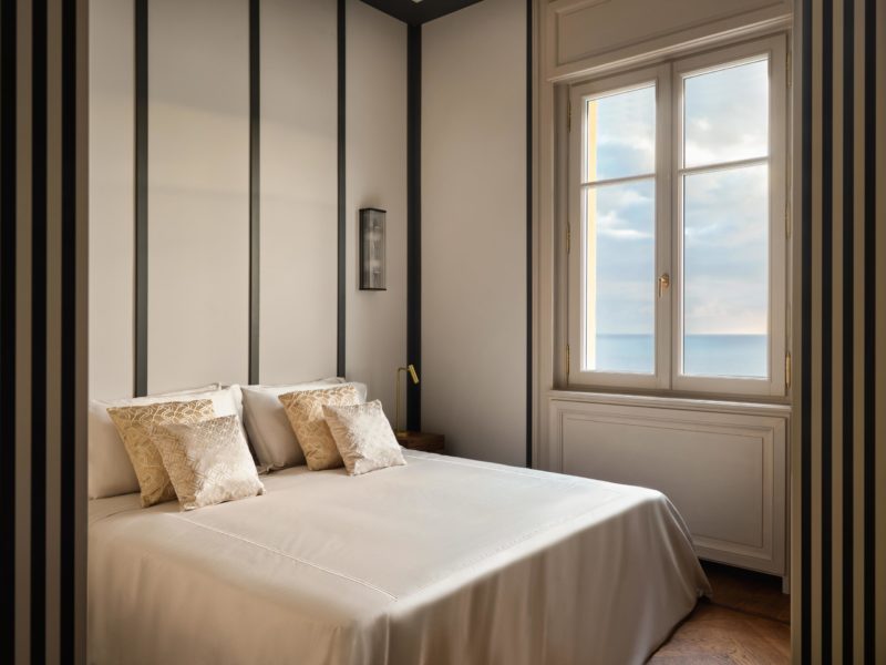 36. Camera O _ room O